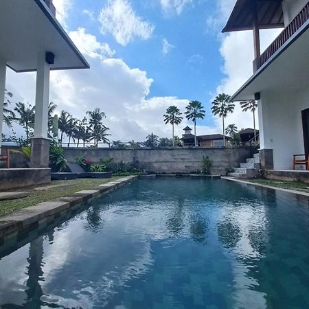 วิลลา เกมูนิง Hotel เตกากาลัง ภายนอก รูปภาพ
