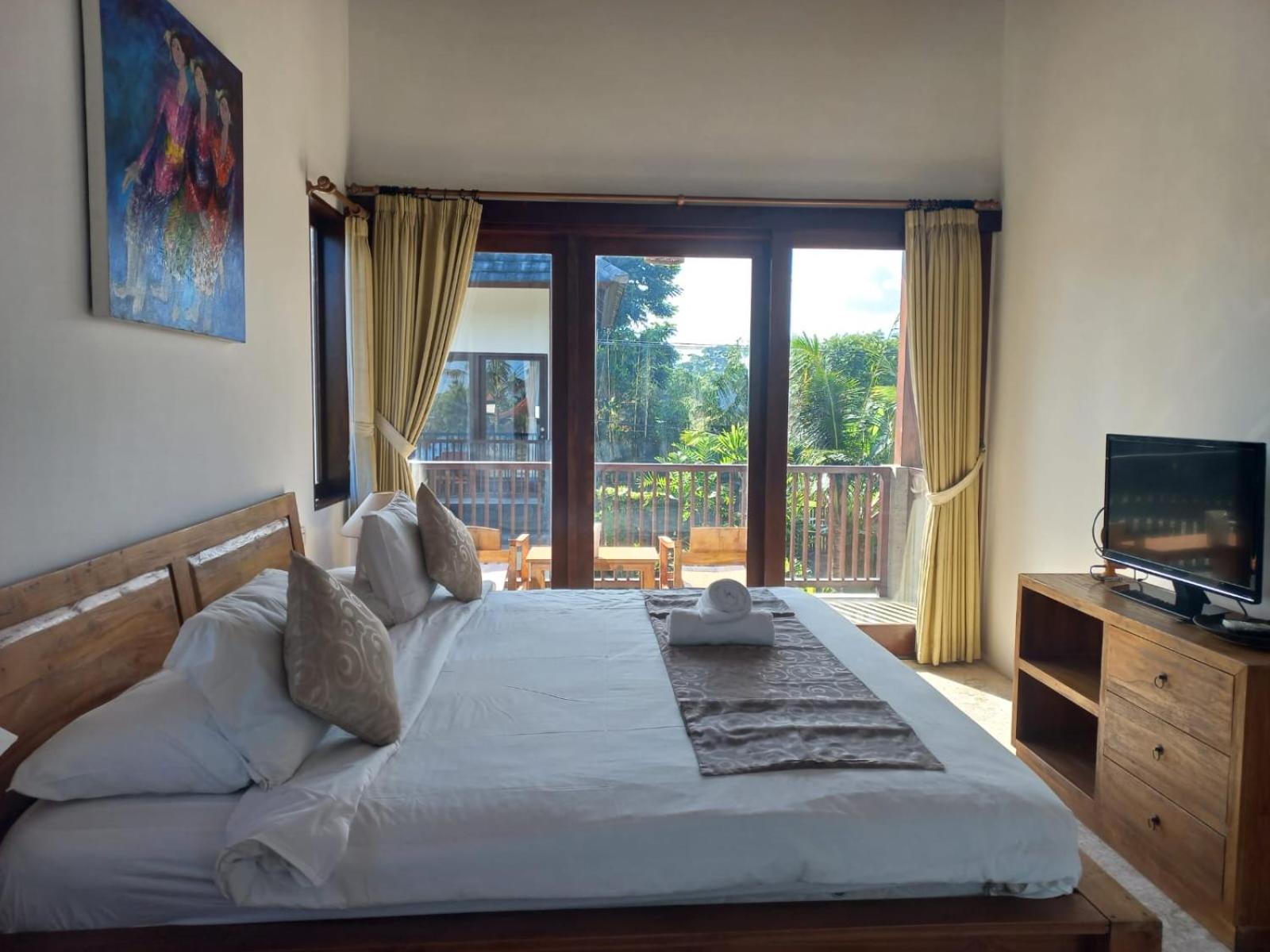 วิลลา เกมูนิง Hotel เตกากาลัง ภายนอก รูปภาพ