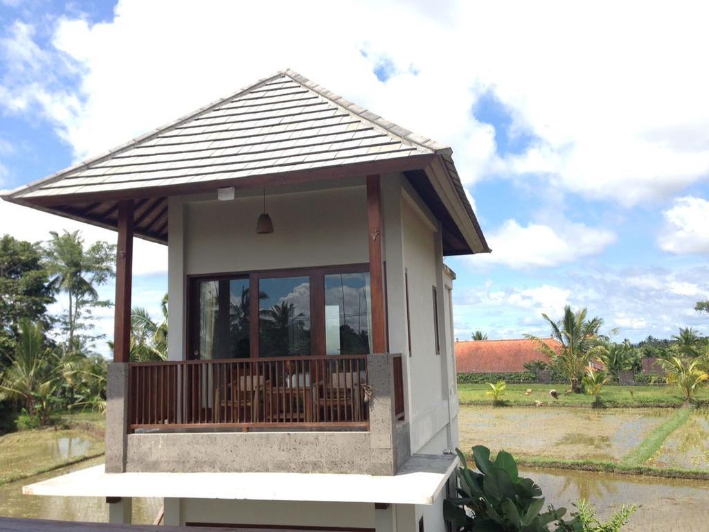 วิลลา เกมูนิง Hotel เตกากาลัง ภายนอก รูปภาพ