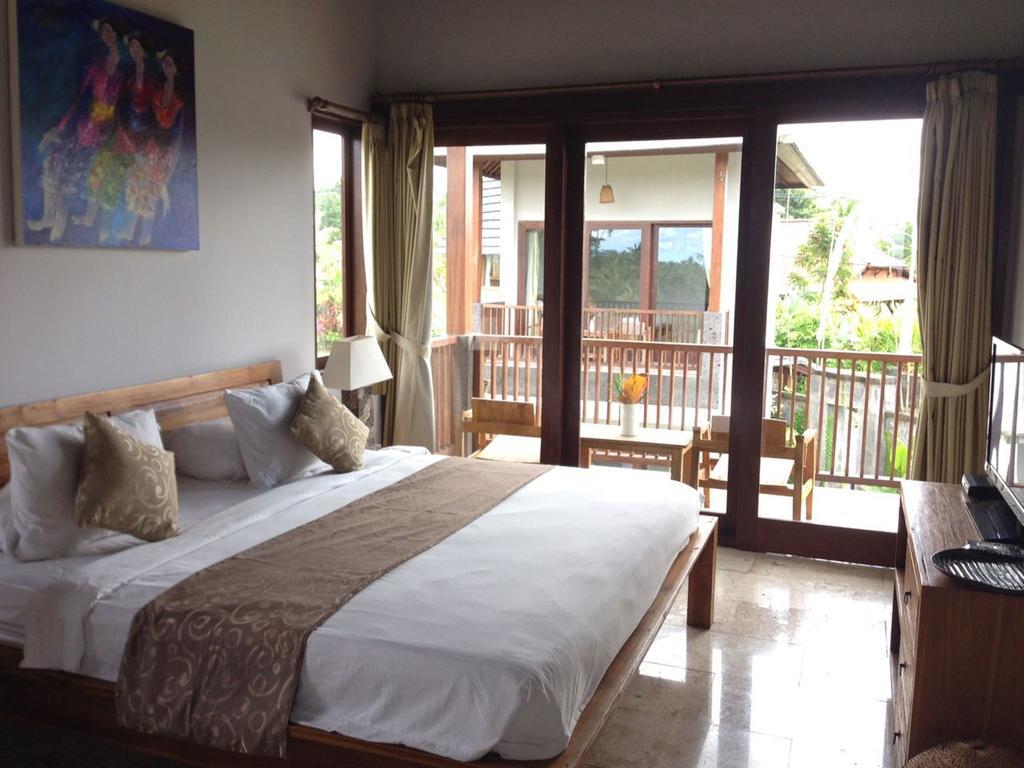 วิลลา เกมูนิง Hotel เตกากาลัง ภายนอก รูปภาพ